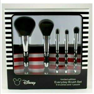 Disney Mickey Limited Edition Brush Set